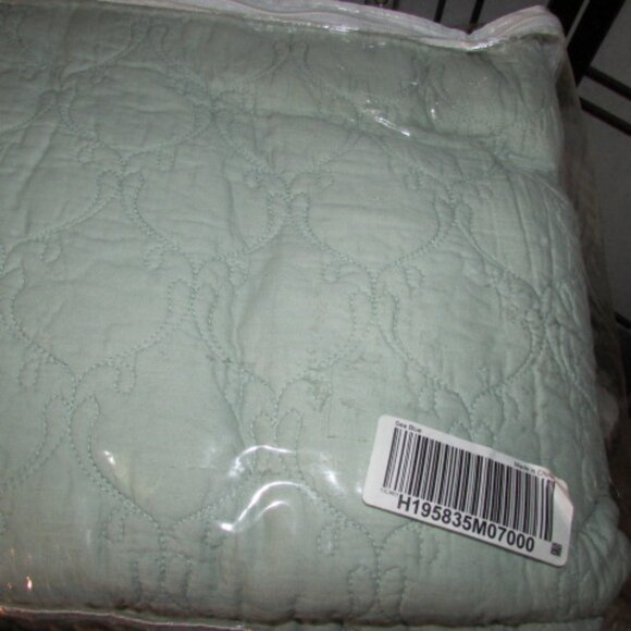 BRAND NEW NORTHERN NIGHTS COVERLET & SHAM SET - Picture 3 of 5